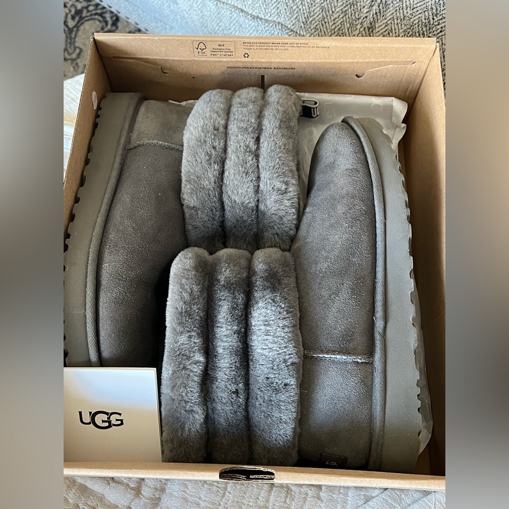 Fluff mini quilted ugg size 10